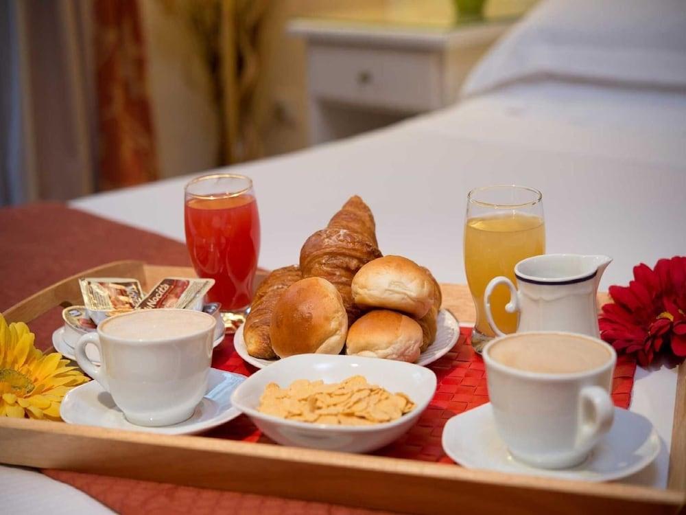 Residenza Domiziano Bed & Breakfast โรม ภายนอก รูปภาพ