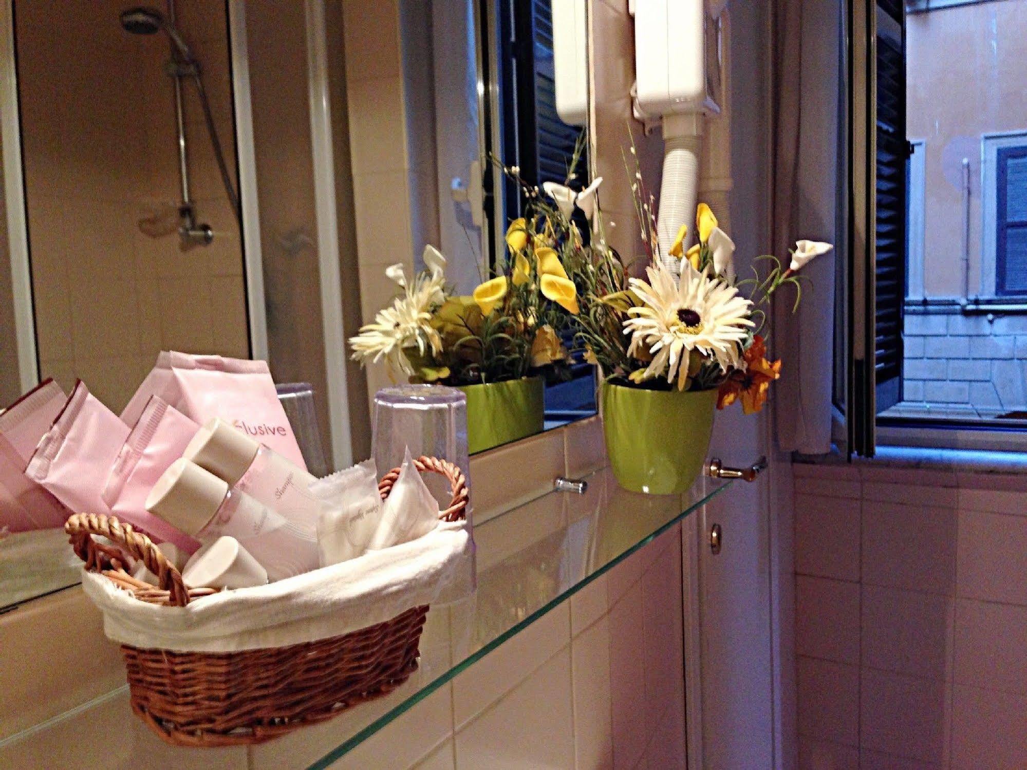 Residenza Domiziano Bed & Breakfast โรม ภายนอก รูปภาพ