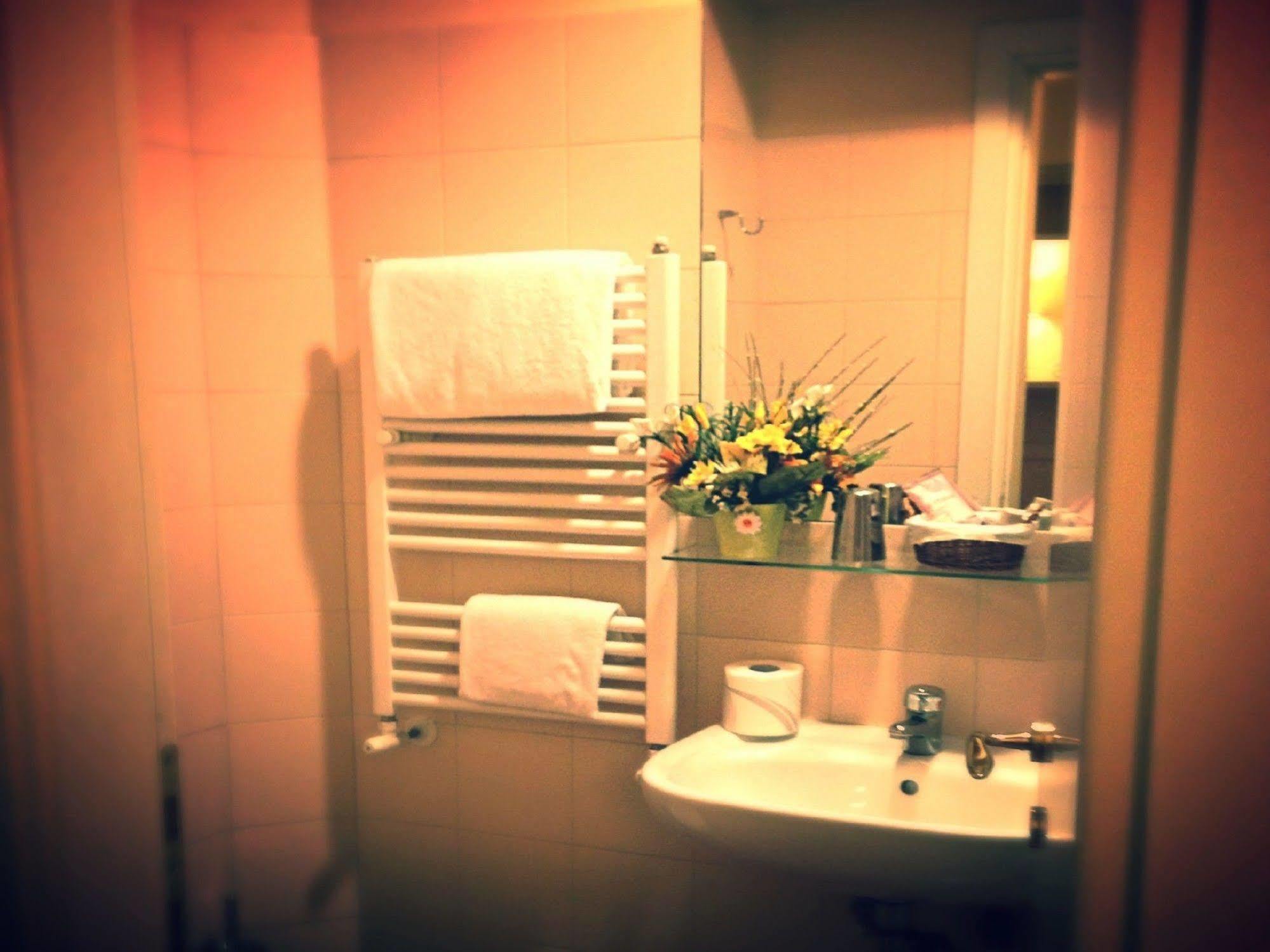 Residenza Domiziano Bed & Breakfast โรม ภายนอก รูปภาพ