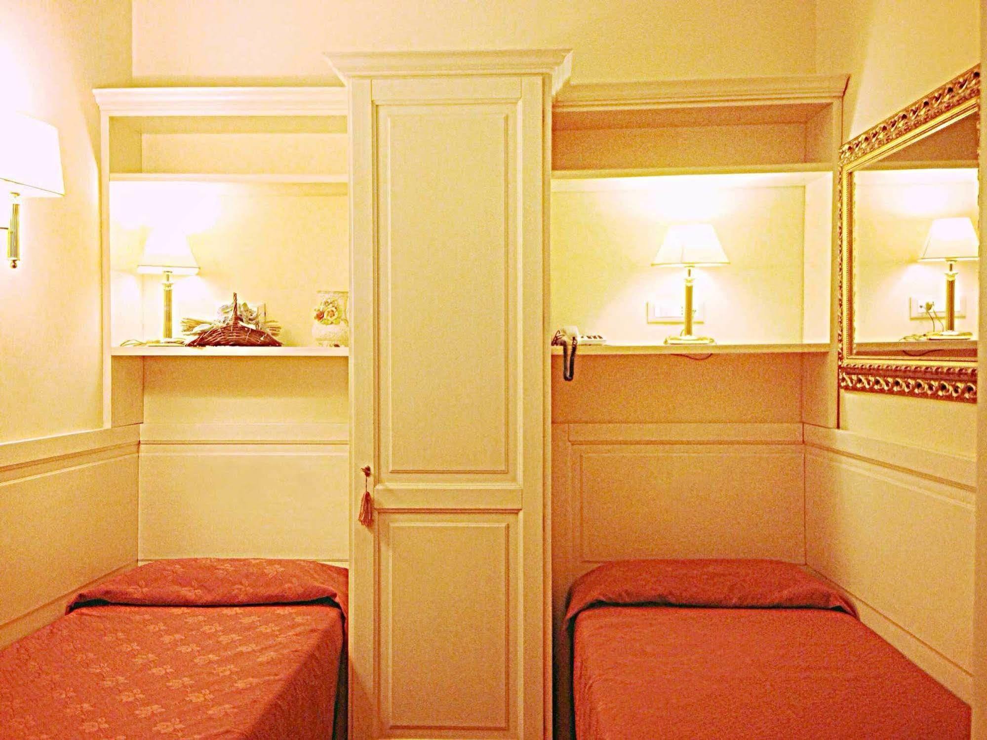 Residenza Domiziano Bed & Breakfast โรม ภายนอก รูปภาพ